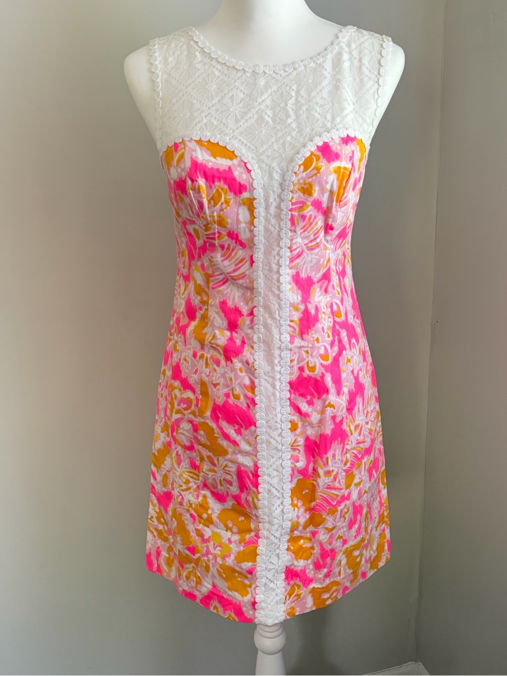 Pulitzer
Lilly Pulitzer Sofia Shift Dress Lace KIR Royal Ooh La La Size 2 - Picture 2 of 8